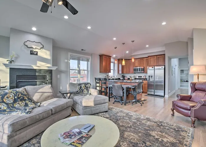 Chicago Condo With Balcony Walk To Cta Stations!